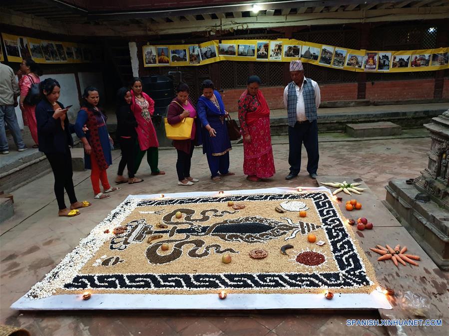 NEPAL-LALITPUR-FESTIVAL DE ARTESANIAS Y CULTURA