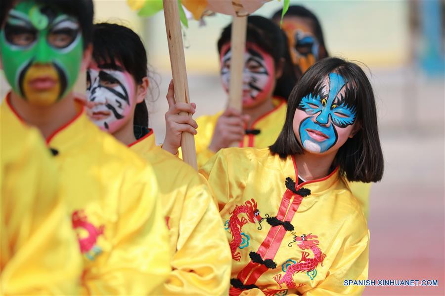 CHINA-GUIZHOU-PATRIMONIO CULTURAL-DANZA DEL DRAGON-SERIE