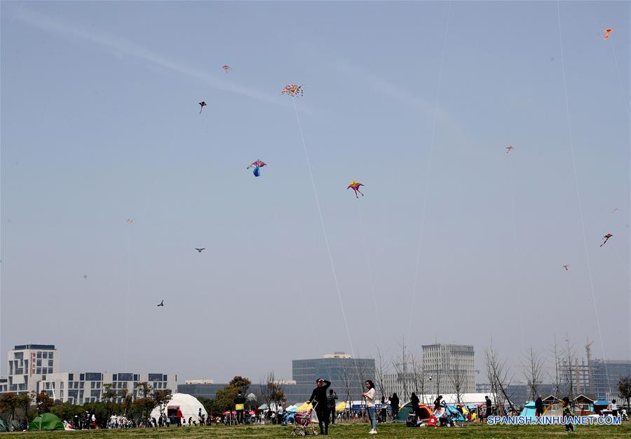 CHINA-SHANGHAI-QINGMING-VACACIONES-TIEMPO LIBRE-TURISMO