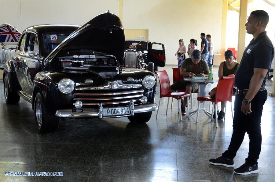 CUBA-HABANA-SALON DEL MOTOR
