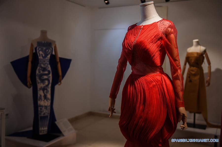 （国际）（2）中国丝绸服装展在莫斯科开幕
