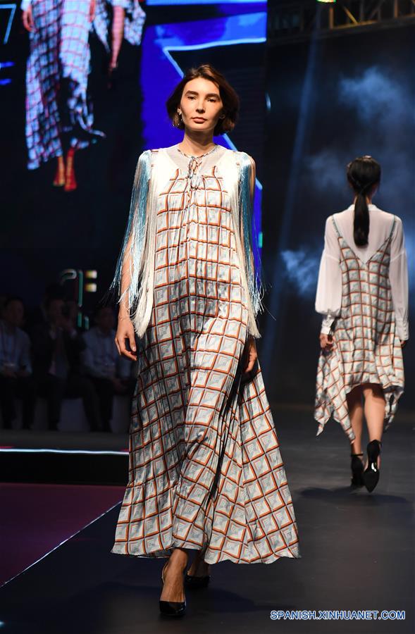 CHINA-GUANGZHOU-FERIA DE CANTON-SEMANA DE LA MODA