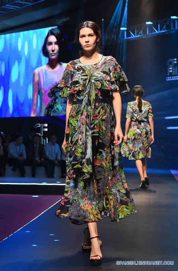 CHINA-GUANGZHOU-FERIA DE CANTON-SEMANA DE LA MODA