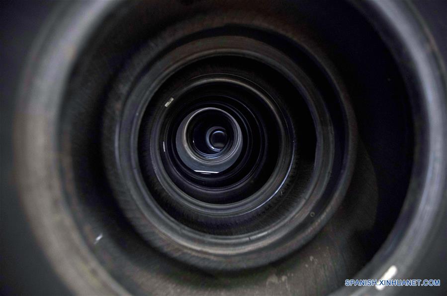 ECUADOR-QUITO-RECICLAJE LLANTAS-SERIE