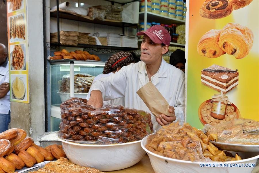 MARRUECOS-RABAT-RAMADAN-MERCADO
