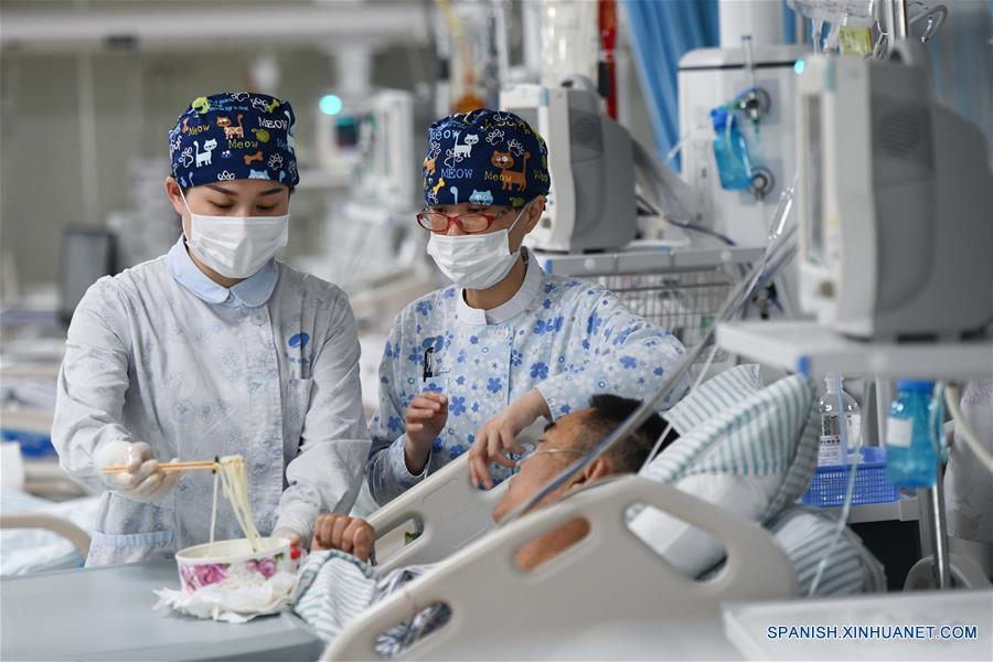 CHINA-ANHUI-ENFERMERA-TRABAJO