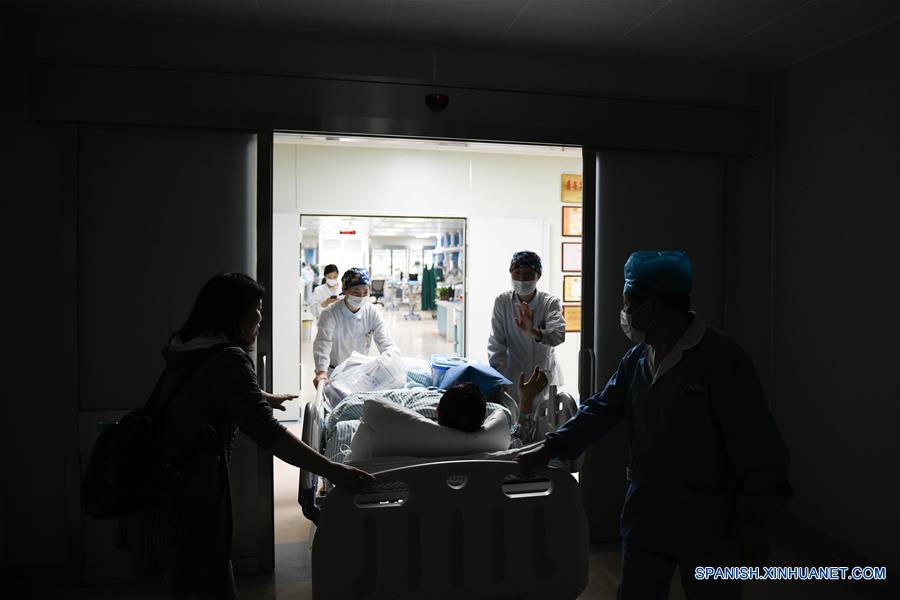 CHINA-ANHUI-ENFERMERA-TRABAJO