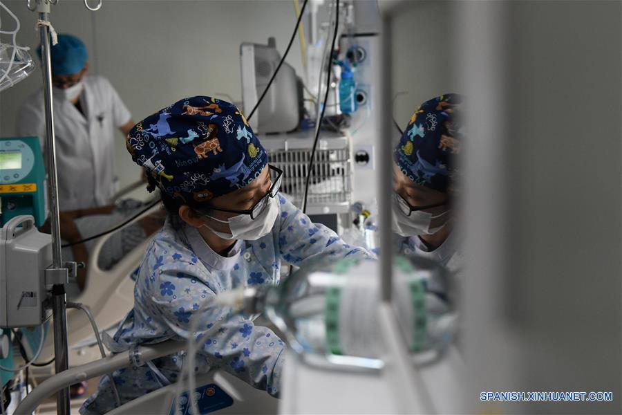 CHINA-ANHUI-ENFERMERA-TRABAJO