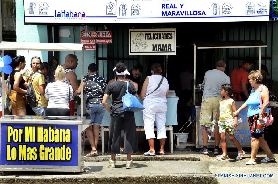 CUBA-HABANA-DIA DE LAS MADRES