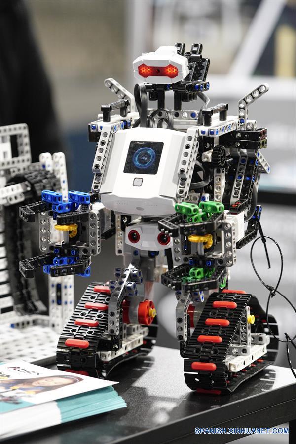 POLONIA-VARSOVIA-TECNOLOGIA-MUESTRA