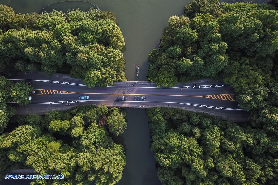 CHINA-ZHEJIANG-LAGO OESTE