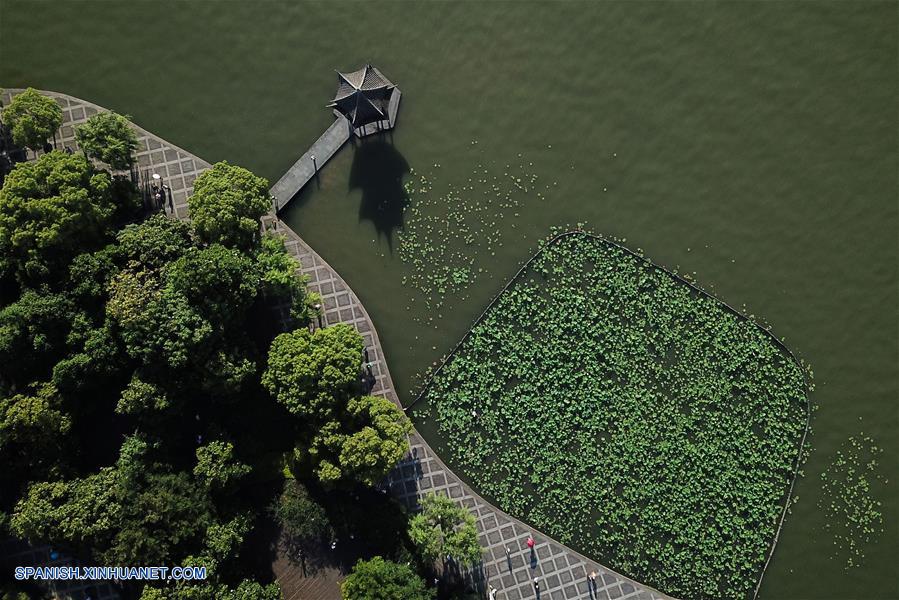 CHINA-ZHEJIANG-LAGO OESTE