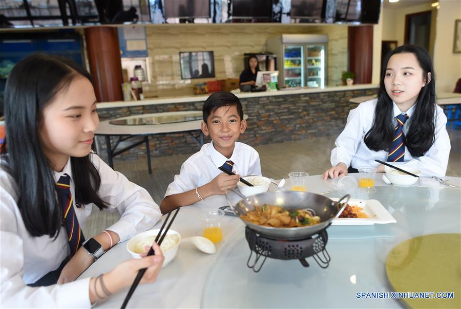 （图片故事）（6）柬埔寨“网红”少年中国求学开启新生活