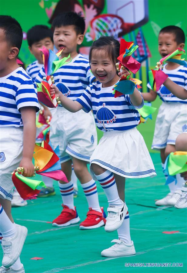 CHINA-ZHEJIANG-DIA INTERNACIONAL DEL NIÑO-CELEBRACION