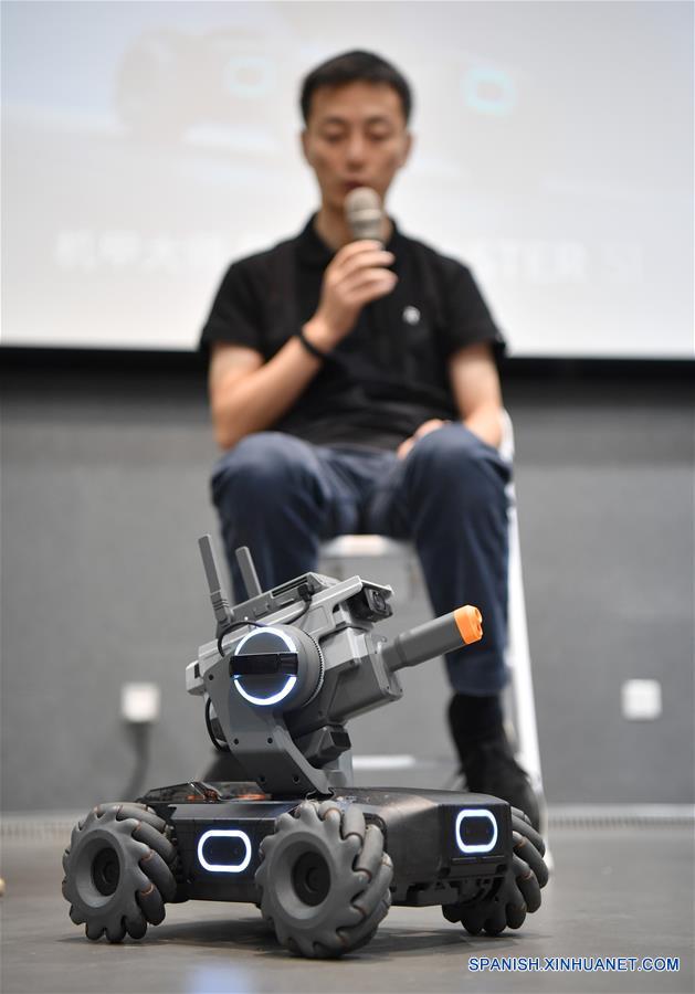 CHINA-BEIJING-DJI-ROBOT EDUCATIVO-EVENTO