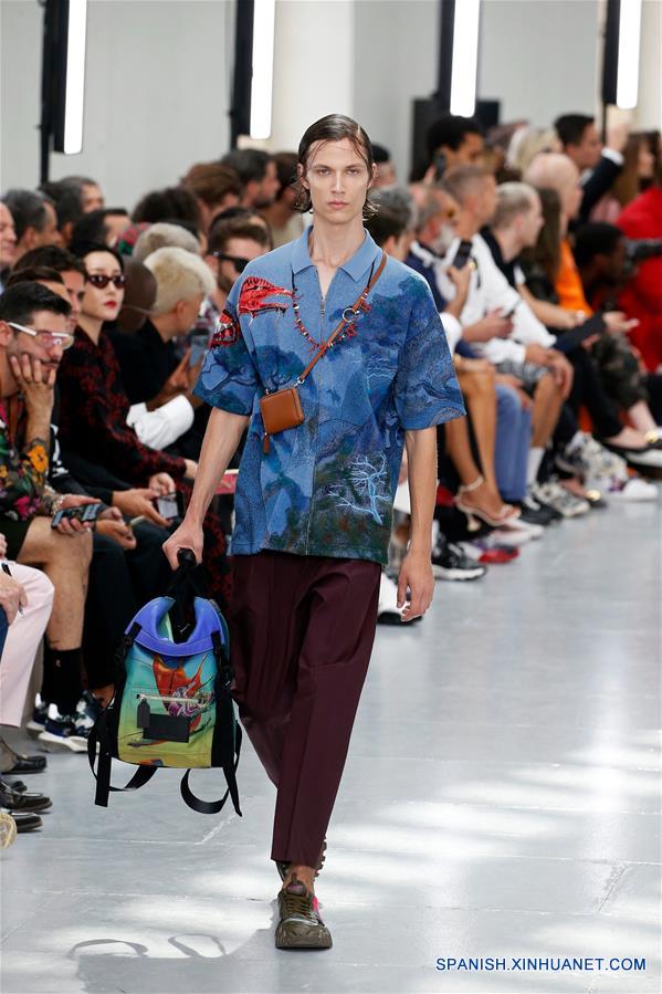 FRANCIA-PARIS-SEMANA DE LA MODA MASCULINA-VALENTINO