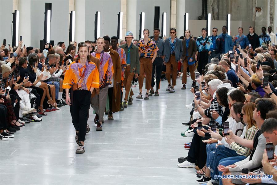 FRANCIA-PARIS-SEMANA DE LA MODA MASCULINA-VALENTINO