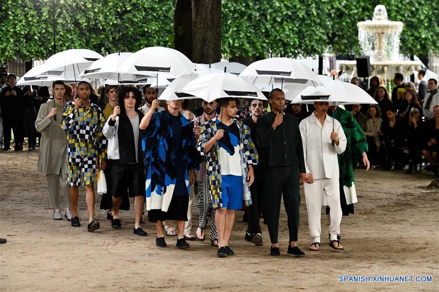 FRANCIA-PARIS-SEMANA DE LA MODA-ISSEY MIYAKE