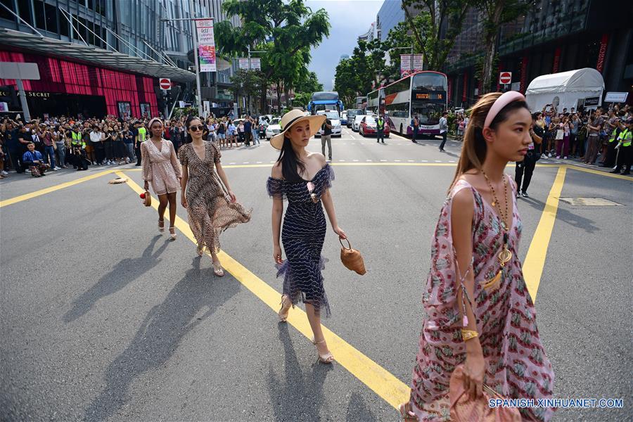 vestido de la cultura de singapur