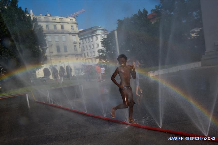 AUSTRIA-VIENA-CLIMA-CALOR