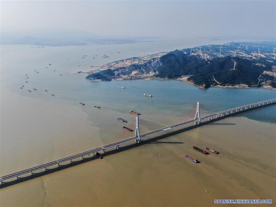 CHINA-JIANGXI-LAGO POYANG-PUENTE-APERTURA