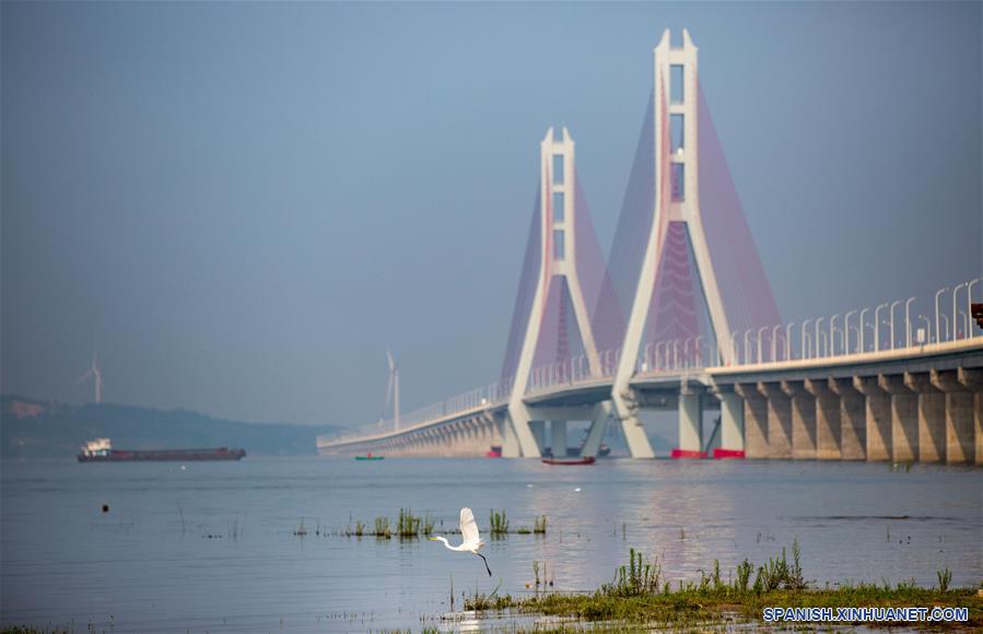 CHINA-JIANGXI-LAGO POYANG-PUENTE-APERTURA