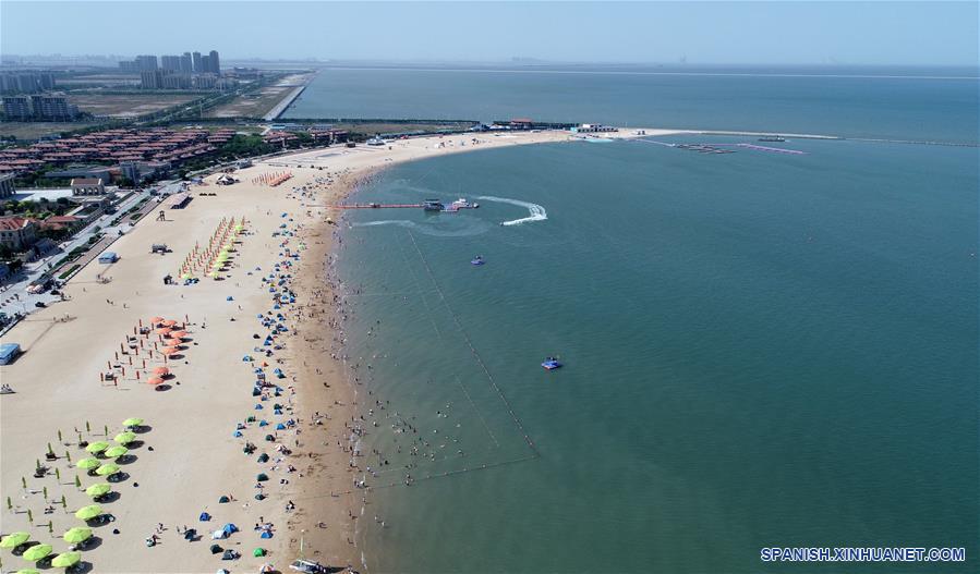 CHINA-TIANJIN-VERANO-PLAYA ARTIFICIAL