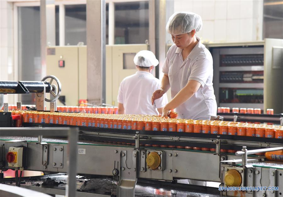 CHINA-BEIJING-REFRESCO-PRODUCCION