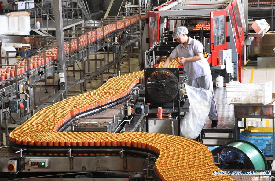 CHINA-BEIJING-REFRESCO-PRODUCCION