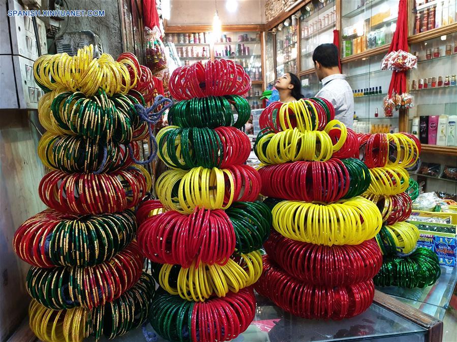 NEPAL-KATMANDU-MES SAGRADO DEL SHRAWAN