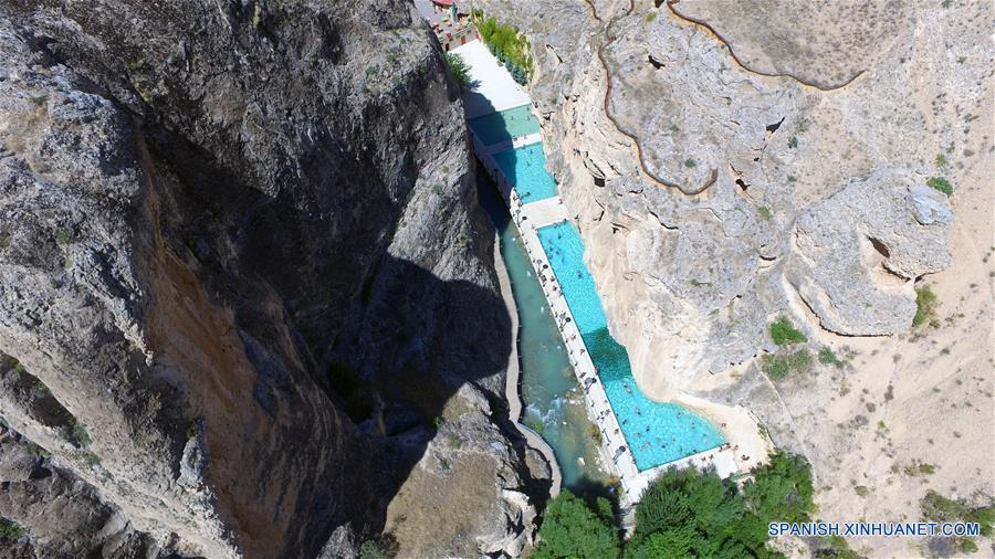 TURQUIA-MALATYA-CAÑON-PISCINA