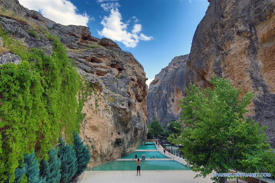 TURQUIA-MALATYA-CAÑON-PISCINA