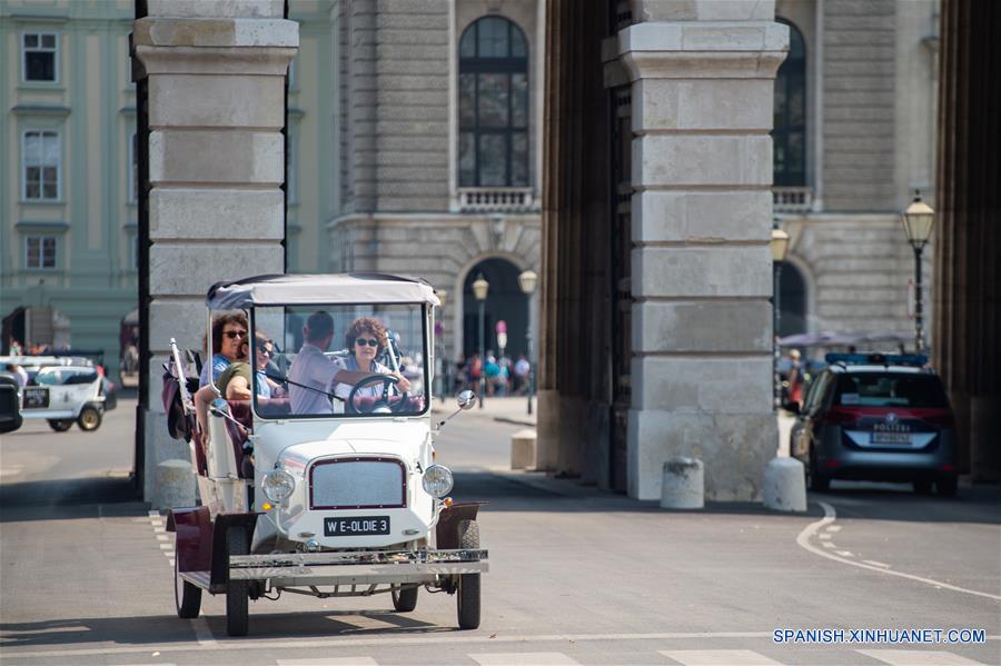 AUSTRIA-VIENA-VERANO-TURISMO