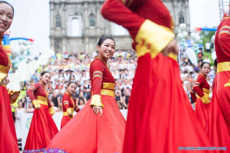 CHINA-MACAO-FESTIVAL INTERNACIONAL DE DANZA JUVENIL-DESFILE