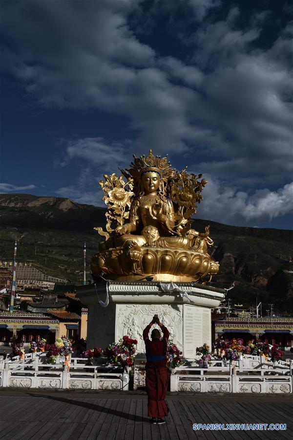 CHINA-QINGHAI-MONASTERIO RONGWO-PAISAJE