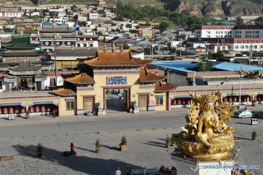 CHINA-QINGHAI-MONASTERIO RONGWO-PAISAJE