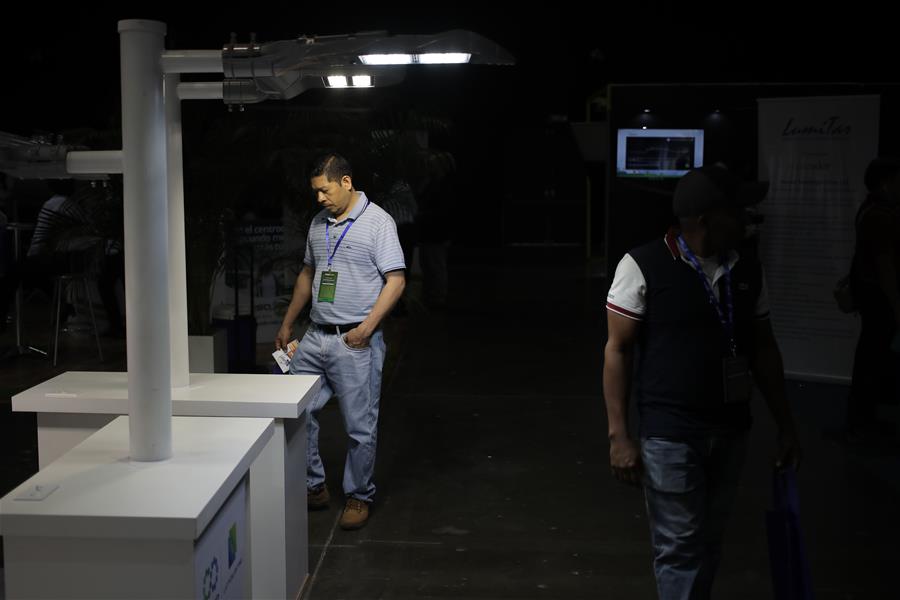 PANAMA-CIUDAD DE PANAMA-COMERCIO-FERIA