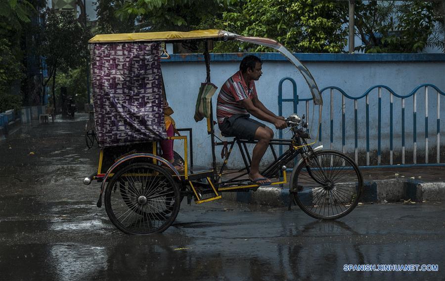 INDIA-CALCUTA-MONSON-LLUVIA
