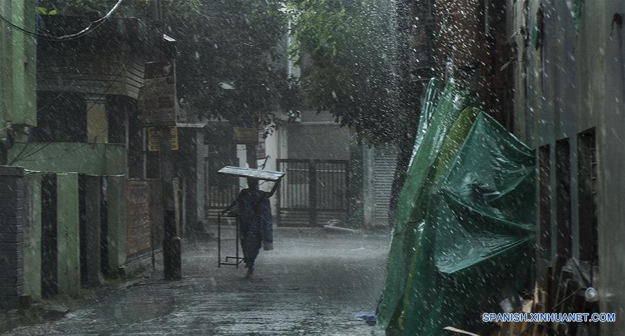 INDIA-CALCUTA-MONSON-LLUVIA