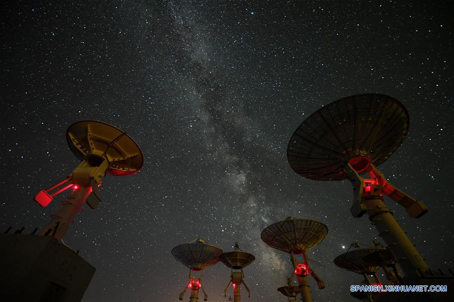 CHINA-ZHENGXIANGBAI QI-NOCHE ESTRELLADA-SERIE