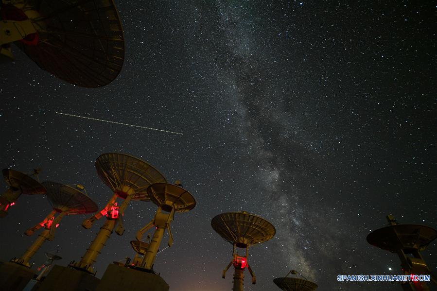 CHINA-ZHENGXIANGBAI QI-NOCHE ESTRELLADA-SERIE