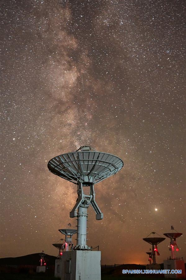 CHINA-ZHENGXIANGBAI QI-NOCHE ESTRELLADA-SERIE