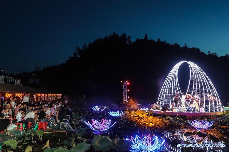 CHINA-ZHEJIANG-VERANO-CONCIERTO AL AIRE LIBRE