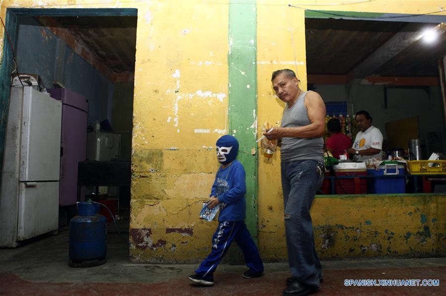 EL SALVADOR-SAN SALVADOR-LUCHA LIBRE URBANA-SERIE