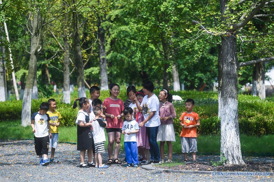 CHINA-ZHEJIANG-OTOÑO-TRADICION 