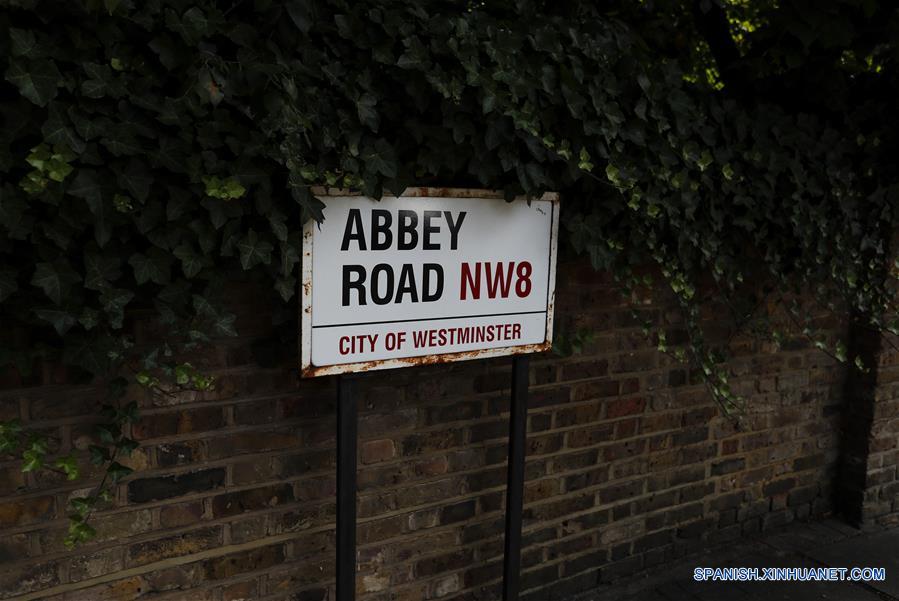 REINO UNIDO-LONDRES-THE BEATLES-ABBEY ROAD-FOTOGRAFIA