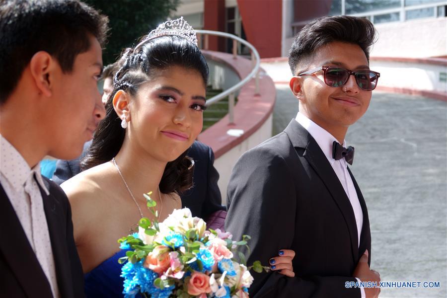 MEXICO-CIUDAD DE MEXICO-HOSPITAL-QUINCEA&Ntilde;ERAS