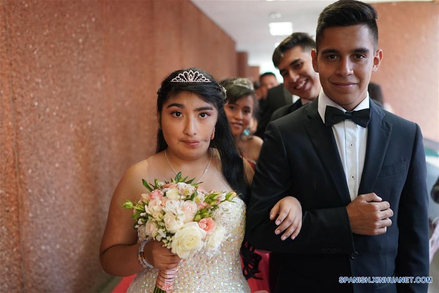 MEXICO-CIUDAD DE MEXICO-HOSPITAL-QUINCEA&Ntilde;ERAS