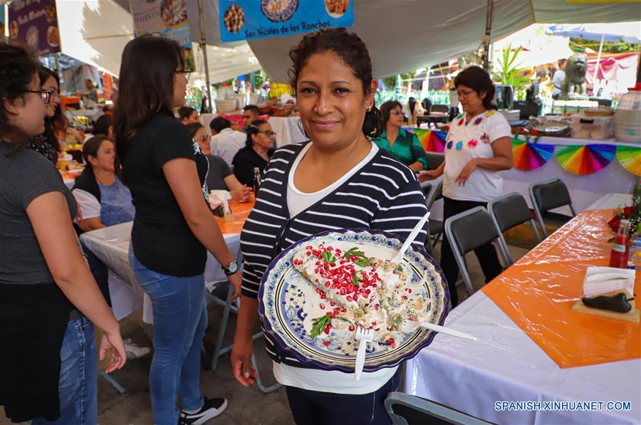 MEXICO-PUEBLA-CHILE EN NOGADA-FERIA