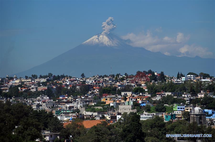 MEXICO-TLAXCALA-VOLCAN POPOCATEPETL